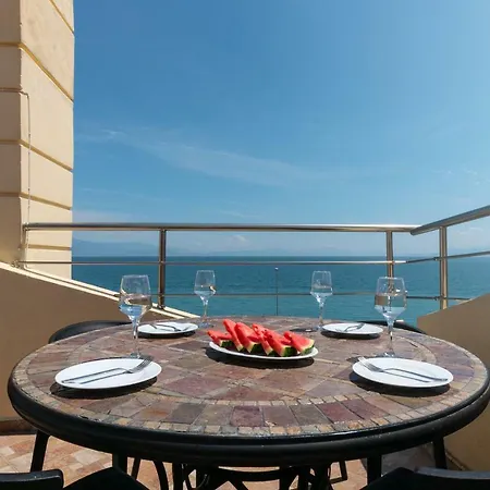 Diamante Beachfront Suites Xylokastro Exterior foto