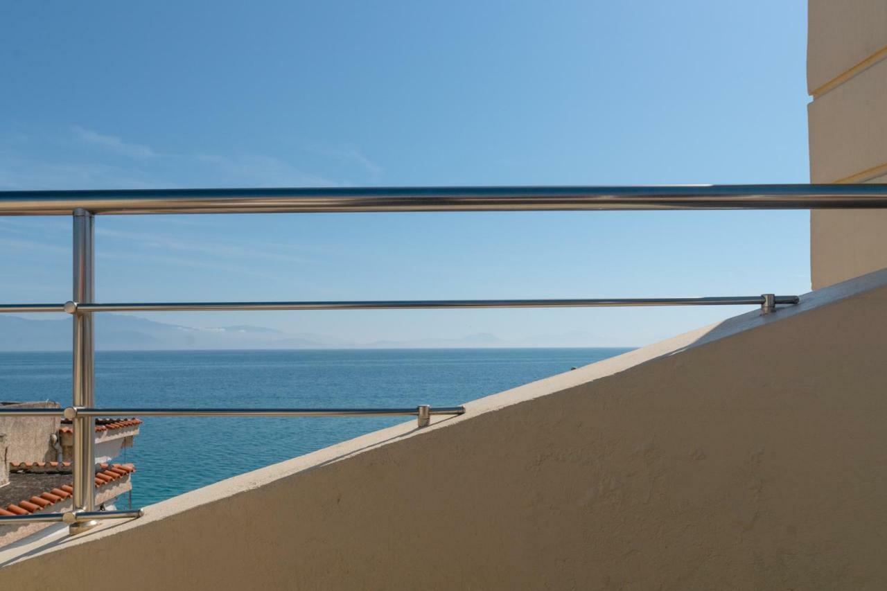 Diamante Beachfront Apartment Xylokastro